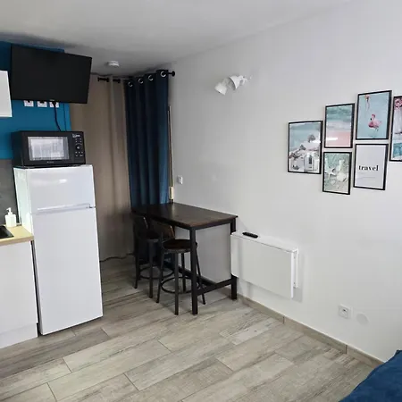 Apartmán Climatise 50 M.du Port