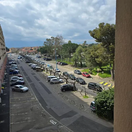 Appartement Climatise 50 M.du Port